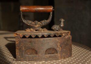 一人暮らしでアイロンを使う際の注意点は？